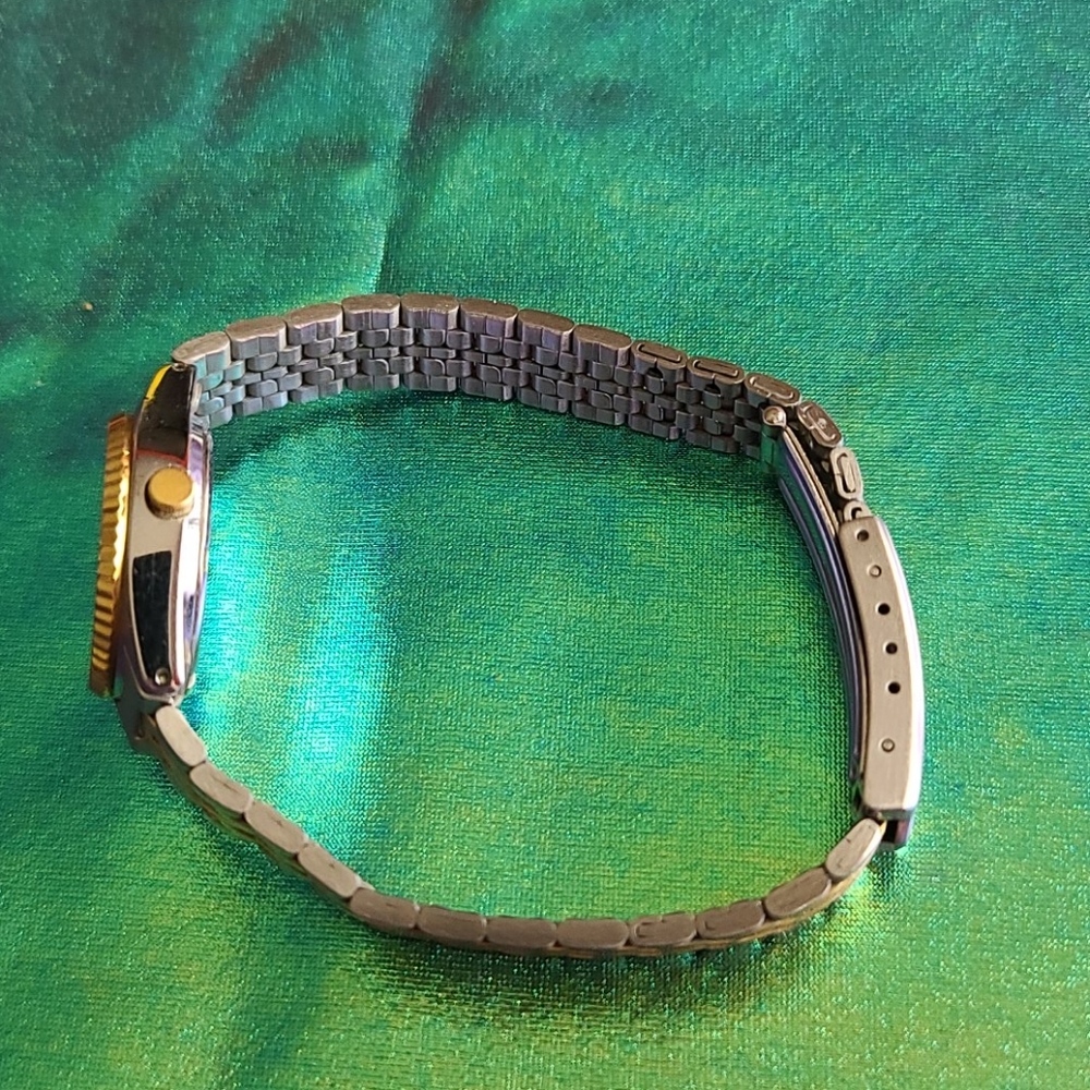 Watch - Picture 4 of 5